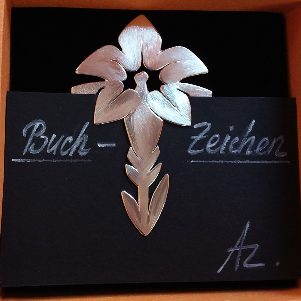 Buchzeichen Silber von Angela Zbinden Handgefertigtes Buchzeichen von Goldschmiedin Angela Zbinden Goldschmiede Kostbares Schmuck Basel Schweiz