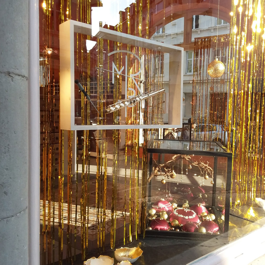 Kostbares Angela Zbinden, schöne Schaufenster in Basel, Weihnachten in der Goldschmiede Kostbares, Schmuck und Dekoration von Angela Zbinden